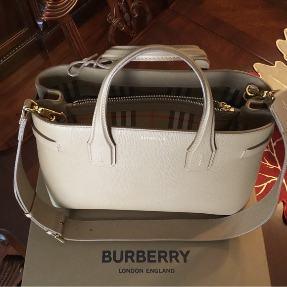 Burberry Medium Banner Bag in Camel - NWOT Authentic - Picture 4 of 11